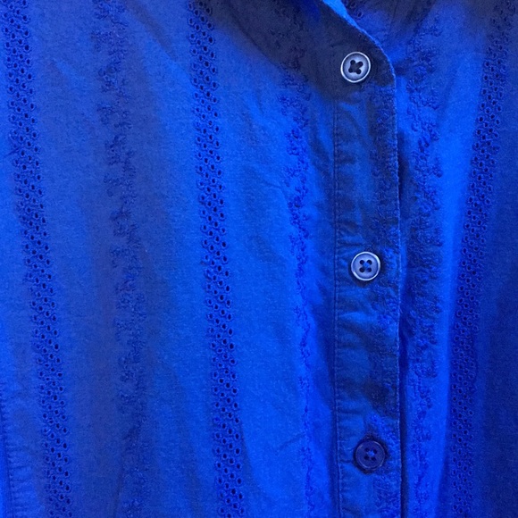 Avenue blue button top - Picture 3 of 6